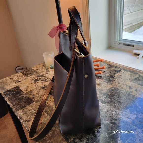 Portland Leather Medium Crossbody Tote w/Zipper, Grizzly - Picture 6 of 9